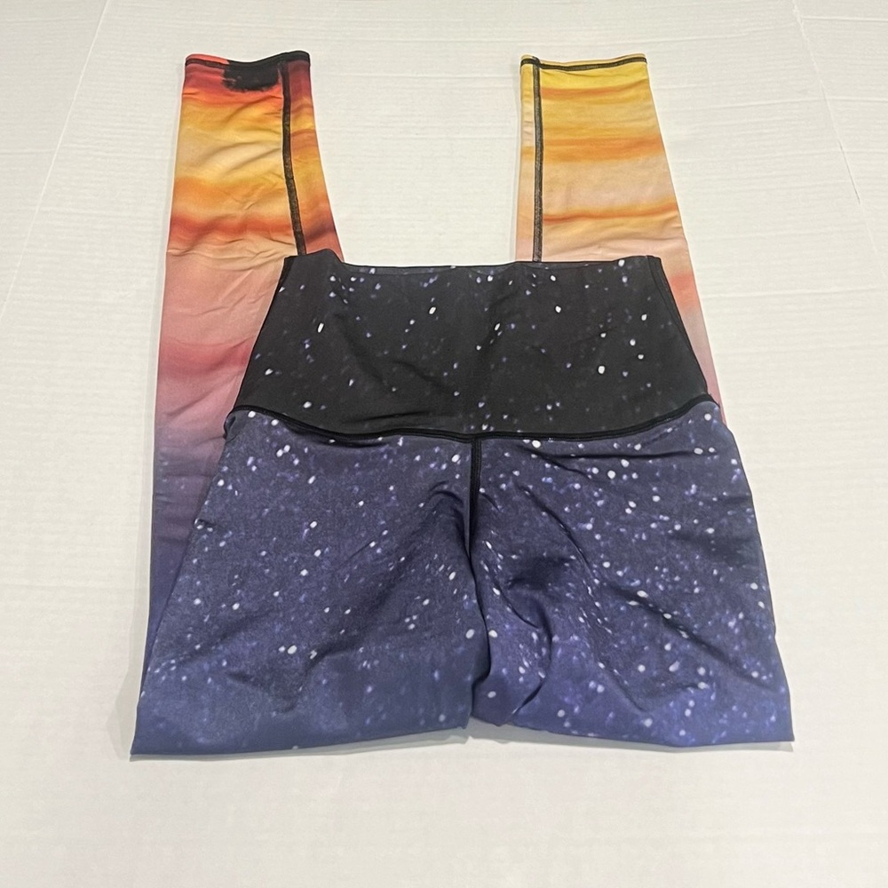 Emily HSU | Sunset Stars Yoga High Rise Leggings - Picture 4 of 6